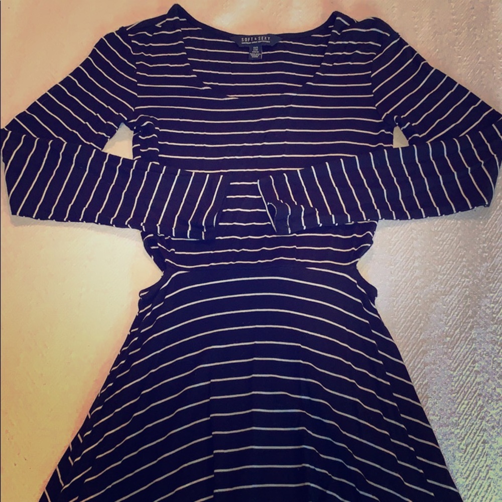 Soft+Sexy American Eagle Ling Sleeve Dress